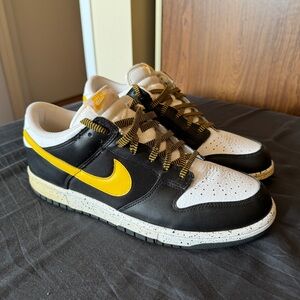 Nike Men’s Yellow Black Low Dunks Sneakers Size 11